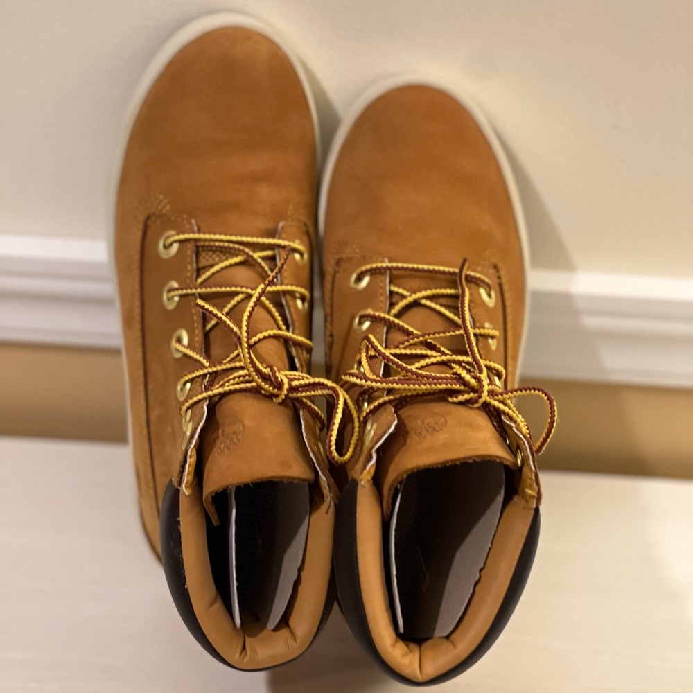 Timberland Tan and Brown Lace Up Boots - Picture 3 of 8